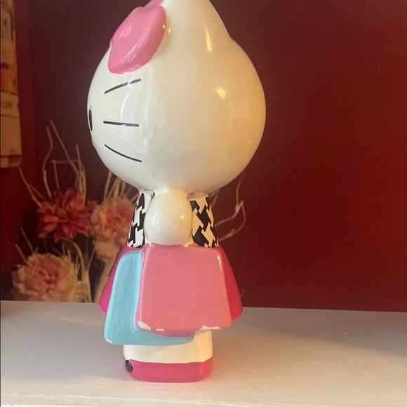 Hello Kitty Pink and White Figurine - Picture 2 of 13